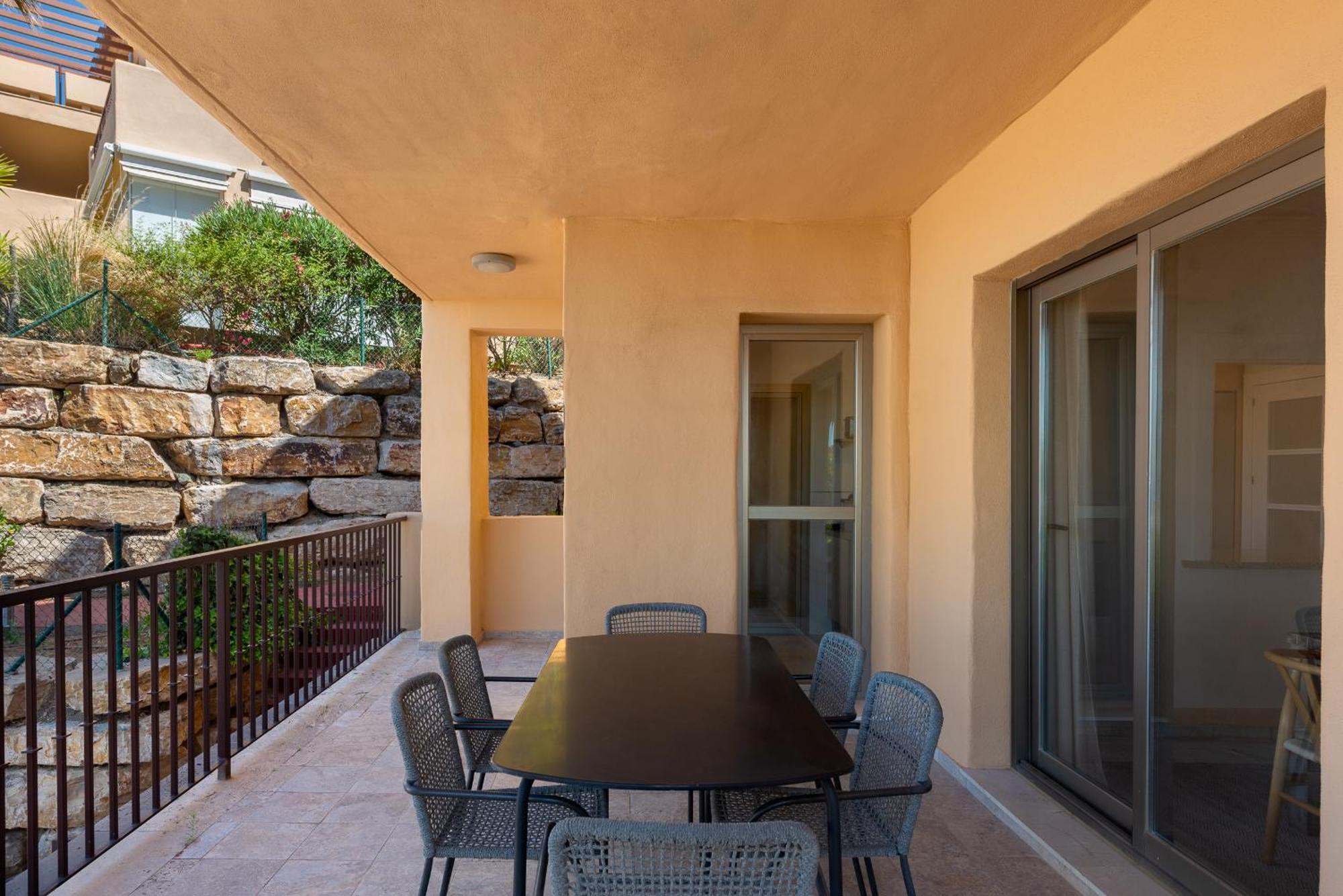 Apartamento Bright 3-bedroom With Sunset Views Estepona