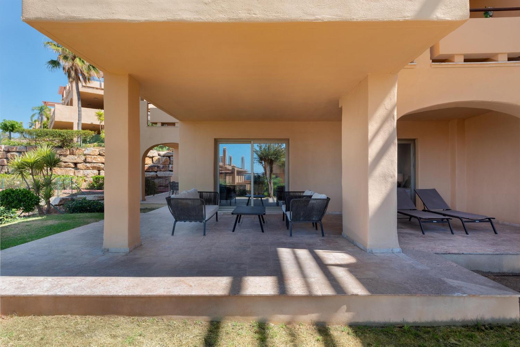 Bright 3-bedroom With Sunset Views Apartamento Estepona